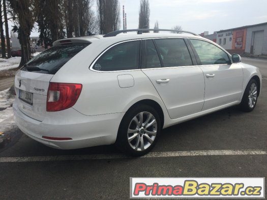 SUPERB COMBI 2,0 TDI /DSG/ NAVIGACE / 2012 / VYHŘ.CEL.SKLO