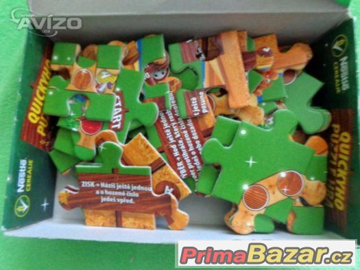 Puzzle a hry v perfektním stavu