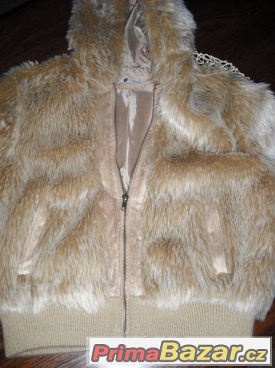 Kožíšková bunda do pasu s kapucí vel .č.38