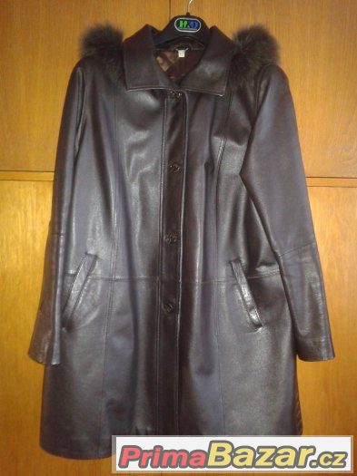 Prodám zánovní, minimálně nošený černý dámský kabát