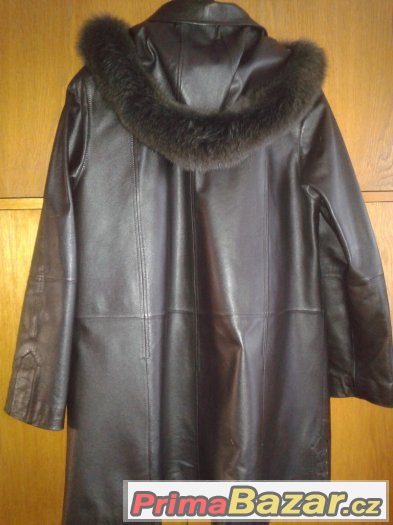 Prodám zánovní, minimálně nošený černý dámský kabát