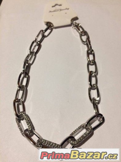 Krásné náhrdelníky kovové, s krystaly - nové