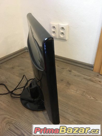 LCD monitor LG širokoúhlý 22