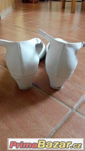 Svatební bílá obuv