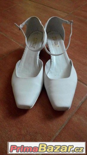 Svatební bílá obuv