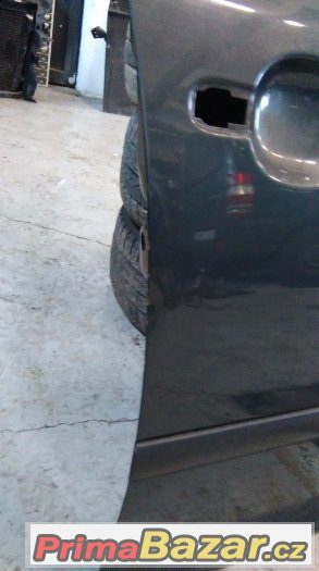 Škoda Octavia II, pravé přední dveře