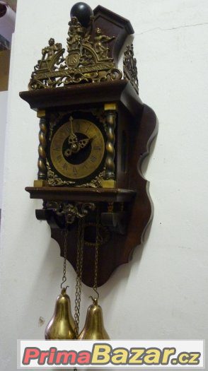 Závažové zánské hodiny, bronzová soška...
