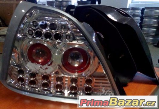 ZADNÍ ČIRÉ LED SVĚTLOMETY NA ROVER 200,25 A MG ZR