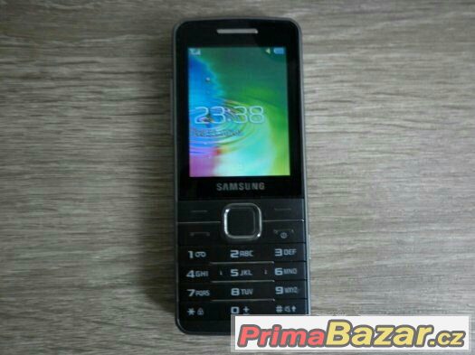 Samsung GT-S5611, 5MPx foto,microSD slot.