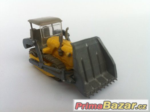 Prodám buldozer URTRAK německý-plastoví Prodám buldozer URTRAK německý-plastoví