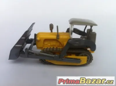 Prodám buldozer URTRAK německý-plastoví