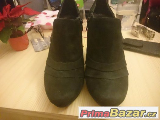 Prodám vysoké boty vel 39 Prodám vysoké boty vel 39
