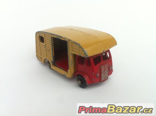 Prodám kovoví model MATCHBOX No.  35 MARSHALL Horse box MK7