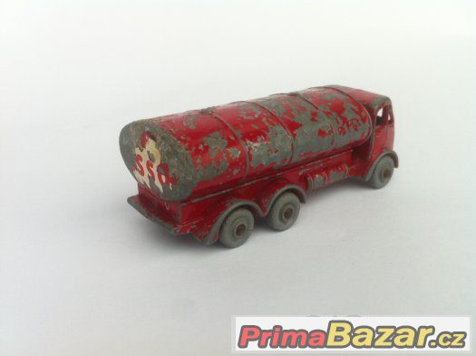 Prodám kovoví model MATCHBOX No.11 Petrol Tanker Prodám kovoví model MATCHBOX No.11 Petrol Tanker