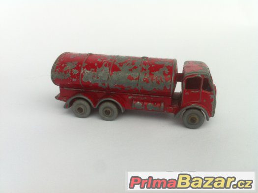 Prodám kovoví model MATCHBOX No.11 Petrol Tanker Prodám kovoví model MATCHBOX No.11 Petrol Tanker