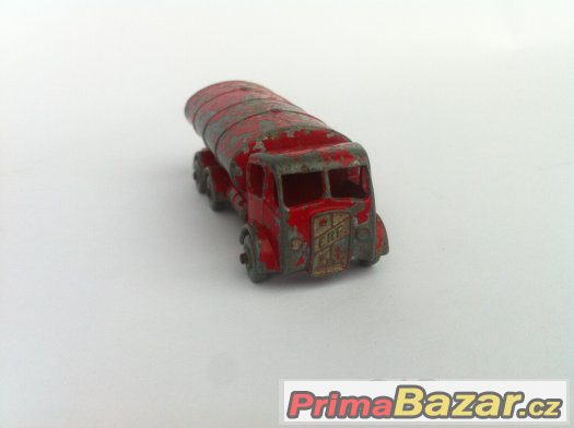 Prodám kovoví model MATCHBOX No.11 Petrol Tanker Prodám kovoví model MATCHBOX No.11 Petrol Tanker