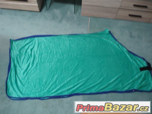 Prodám deka fleece nová 135cm světle zelená