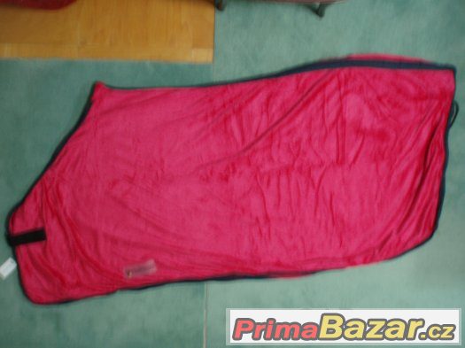 Prodám deka fleece nová 125cm tmavě růžová Prodám deka fleece nová 125cm tmavě růžová