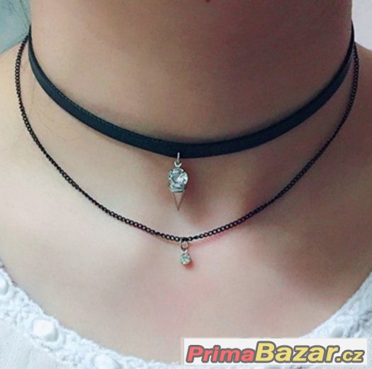 Krásný dvojitý tattoo choker