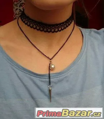 Krásný dvojitý tattoo choker