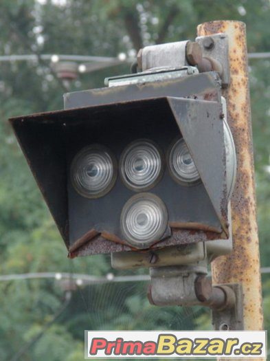 Koupim návestidlo pro tramvaj  kovové, hlinik sklo semafor..