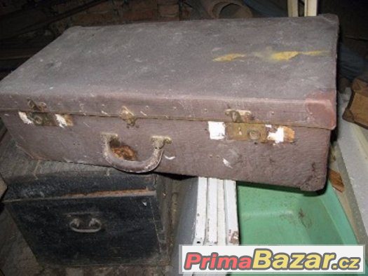 starožitné kufry kožené, látkové, dřevěěné truhly