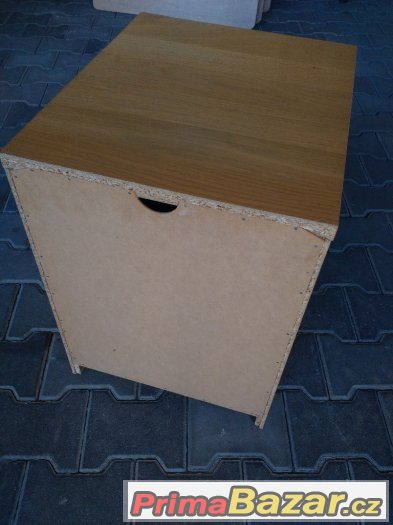 8 x POSTEL IKEA MALM + NOČNÍ STOLEK + LAŤKOVÝ ROŠT + MATRACE