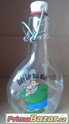 Skleněná placatice/placatka s vtipnými malovanými obrázky. Skleněná placatice/placatka s vtipnými malovanými obrázky.