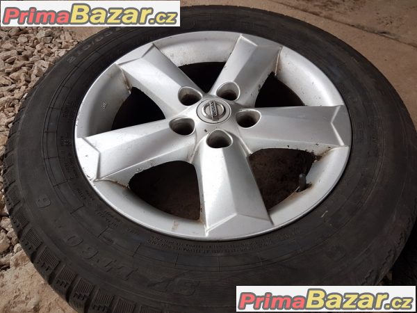 sada Nissan N3160140 5x114.3 6.5jx16 et40 pneu Dunlop 215/65 r16