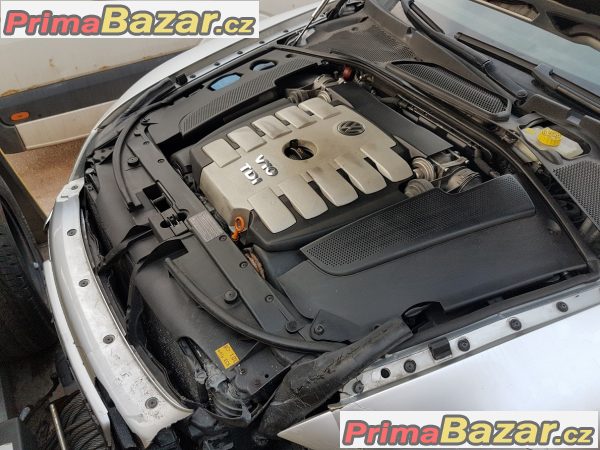na díly Volkswagen Phaeton 5.0 V10 Tdi 230tis motor je plně funkční na díly Volkswagen Phaeton 5.0 V10 Tdi 230tis motor je plně funkční