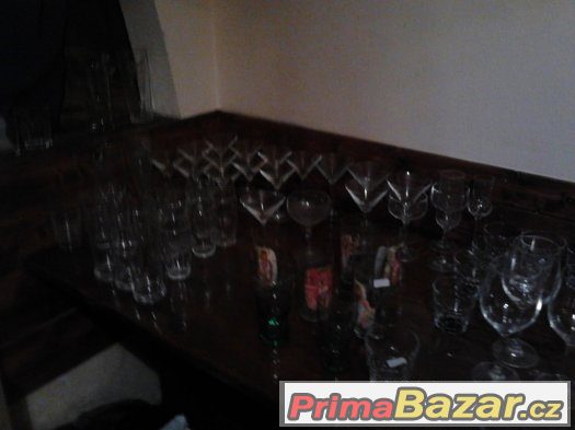 Prodám sklenice,talíře atd. z restaurace Prodám sklenice,talíře atd. z restaurace