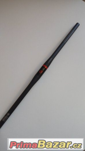 UD Carbon řidítka 720mm + grip