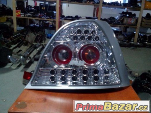 ZADNÍ ČIRÉ LED SVĚTLOMETY NA ROVER 200,25 A MG ZR