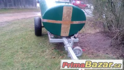 Prodám napaječku (voznici na vodu) 2000L