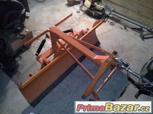 Prodám zadní hydraulicky natáčenou radlici na sníh Prodám zadní hydraulicky natáčenou radlici na sníh