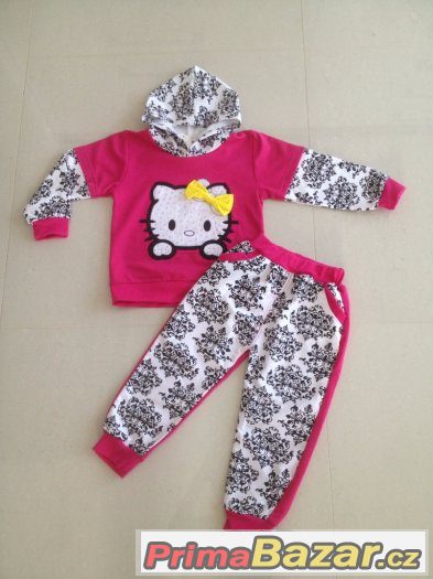 teplakova-souprava-hello-kitty-ruzove-barvy