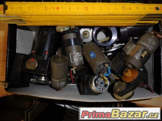 Motorky elektrické, speciální, s převodovkou, dle fota Motorky elektrické, speciální, s převodovkou, dle fota