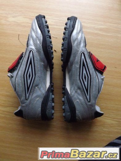 Turfy Umbro vel. 40