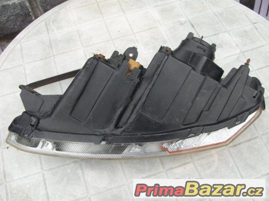 Pravé přední světlo Hyundai Coupe GK 2002-05 Pravé přední světlo Hyundai Coupe GK 2002-05