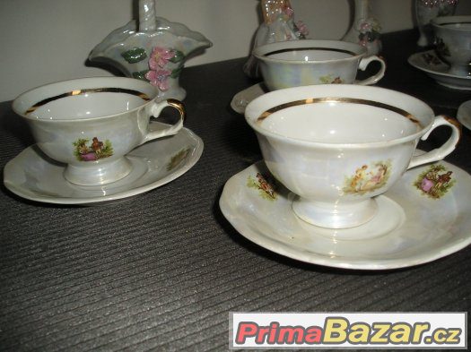 Porcelánová růžová sada - kompletní. Porcelánová růžová sada - kompletní.
