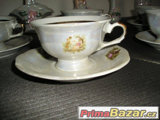 Porcelánová růžová sada - kompletní. Porcelánová růžová sada - kompletní.
