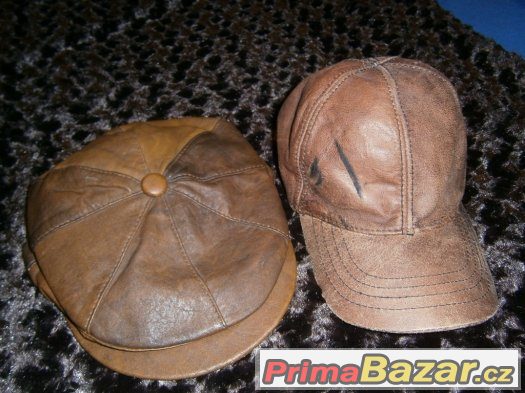 2 kusy kožených čepic