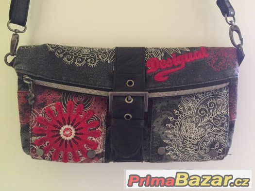 Krásná Desigual crossbody kabelka