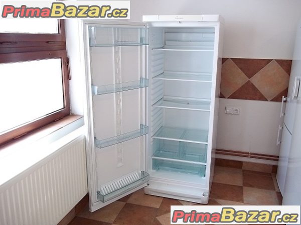 chladnice-bez-mrazacku-electrolux-objem-334-litru