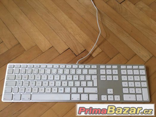 Apple Klavesnice MB110 CZ