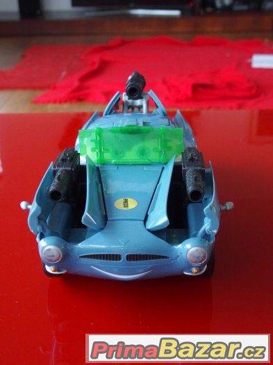 Autíčko Cars2 - Finn McMissile - fin -délka 30 cm.