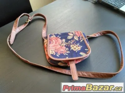 Krásná kabelka přes rameno