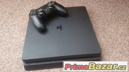 Prodám PS4+ 8 her Za 8000 SLEVA Možná