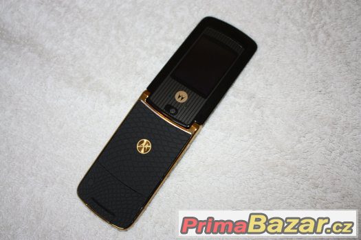 Motorola véčko MOTORAZR V8 zlatá edice - v Praze od pondělí