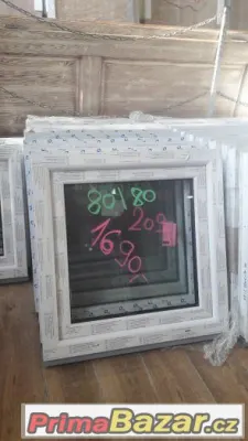 plastové okno 80x80